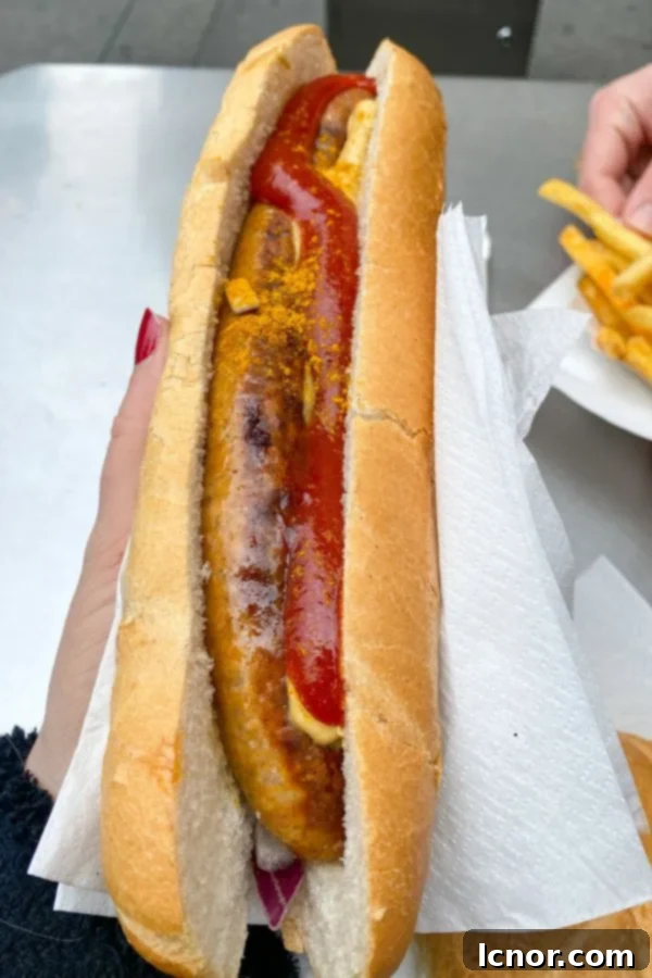what to eat in Vienna : sausage stand