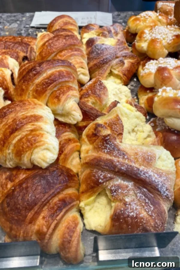 what to eat in Vienna : cheese Danish 