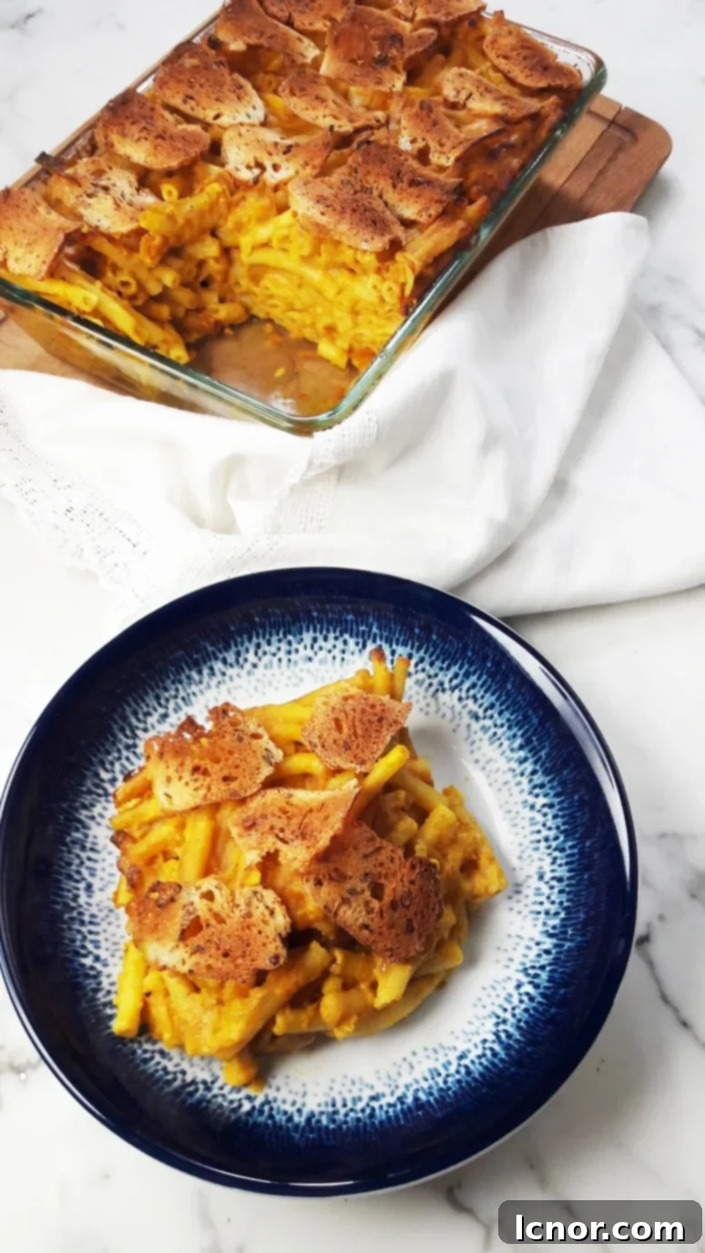 Pumpkin mac and cheese - make this for Thanksgiving. www.ahedgehoginthekitchen.com.