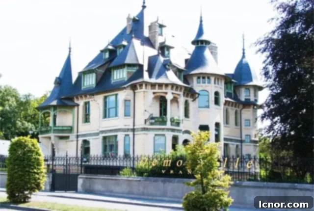 Villa Demoiselle. A Hedgehog in the Kitchen. www.ahedgehoginthekitchen.com.