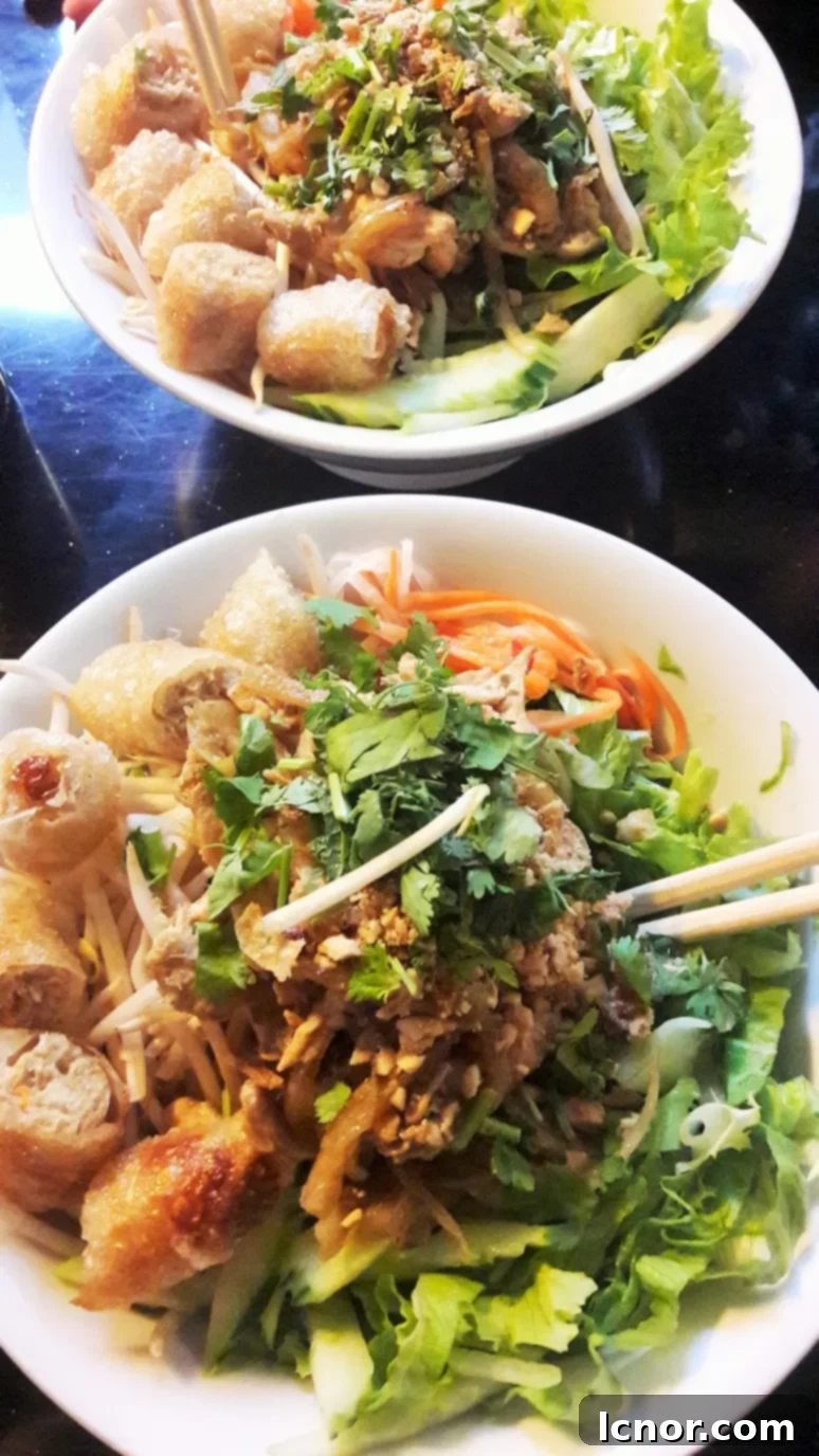 12 Tasty Dates Challenge. Bo Bun on the rue Sainte Anne in Paris. | ahedgehoginthekitchen.com