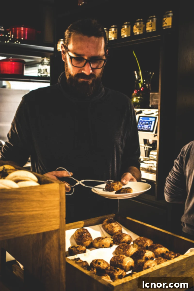 Amsterdam Hotel Review - a Romantic Stay at the Hotel Die Port Van Cleve. ahedgehoginthekitchen.com
