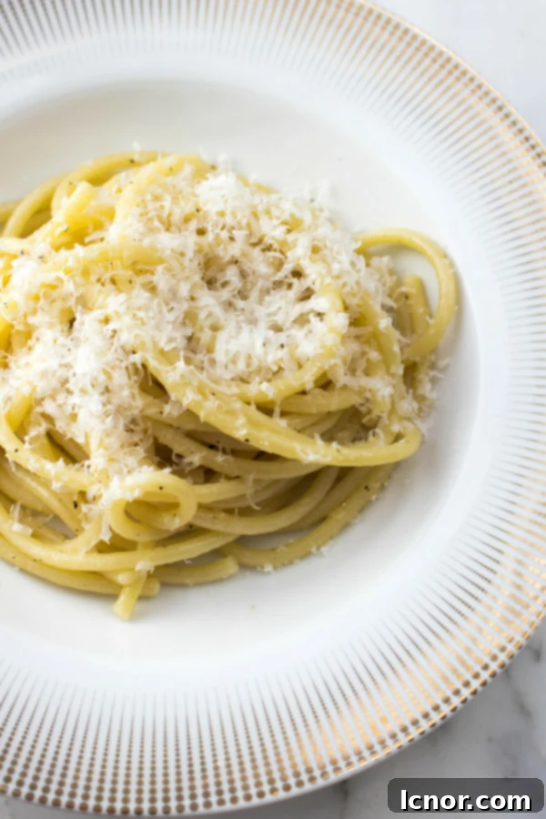 Bucatini cacio e pepe