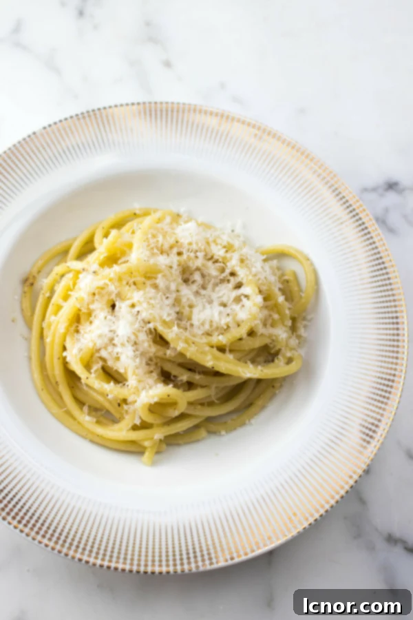 Bucatini cacio e pepe