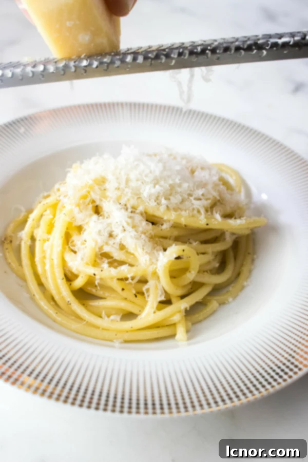 Bucatini cacio e pepe