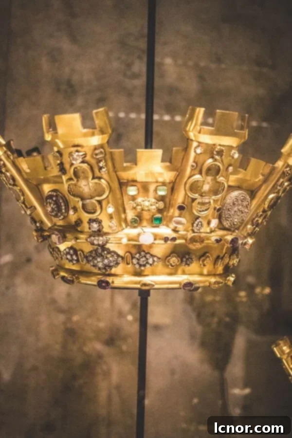 jewelled crown in the crypt in Boulogne-sur-Mer