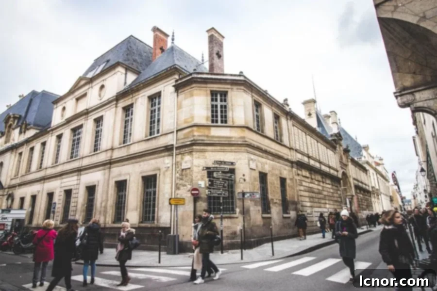 the outside of the Carnavalet Museum in Paris